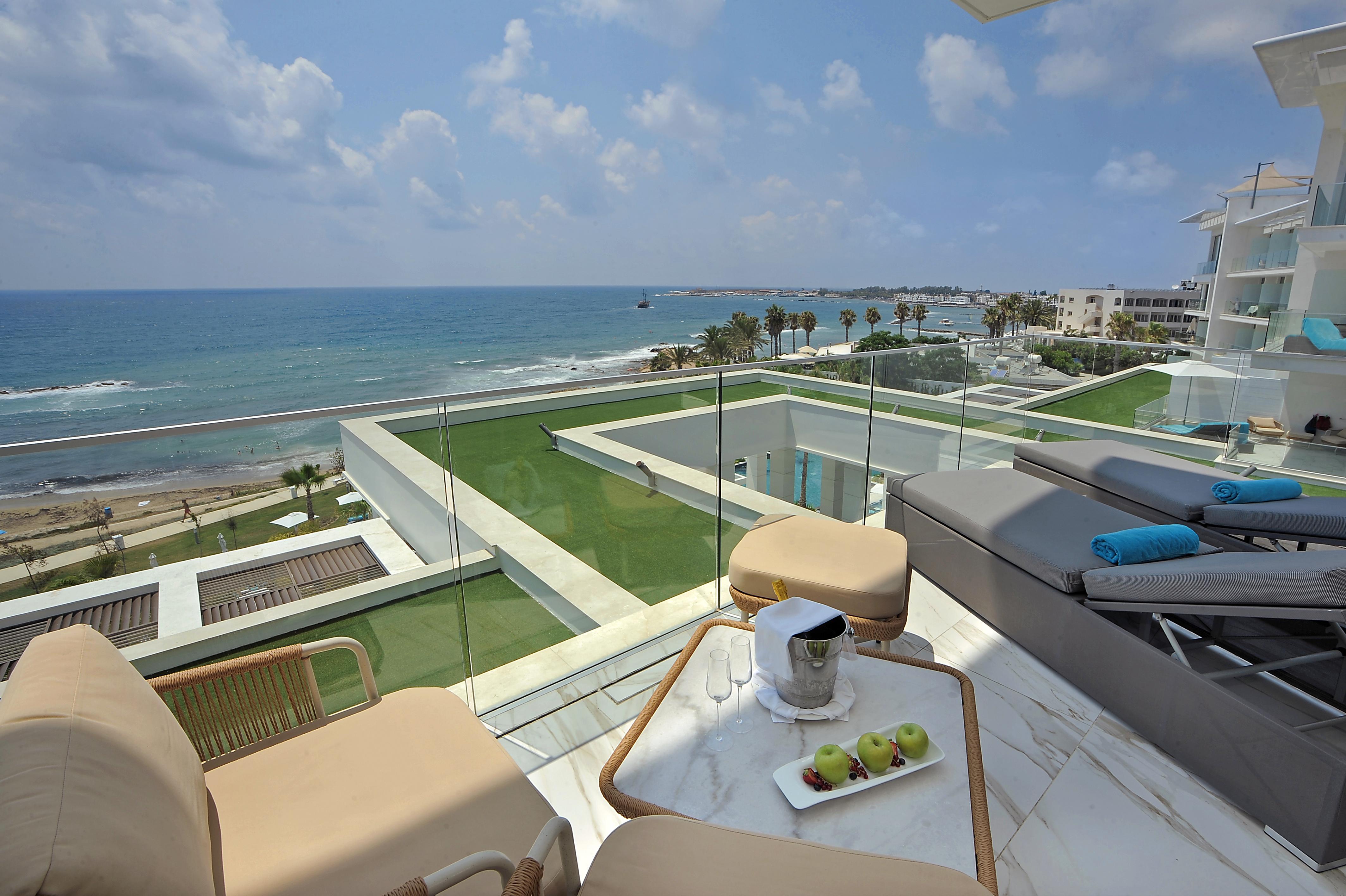 Amavi, Madefortwo Hotels - Paphos (Adults Only) Esterno foto View from the hotel
