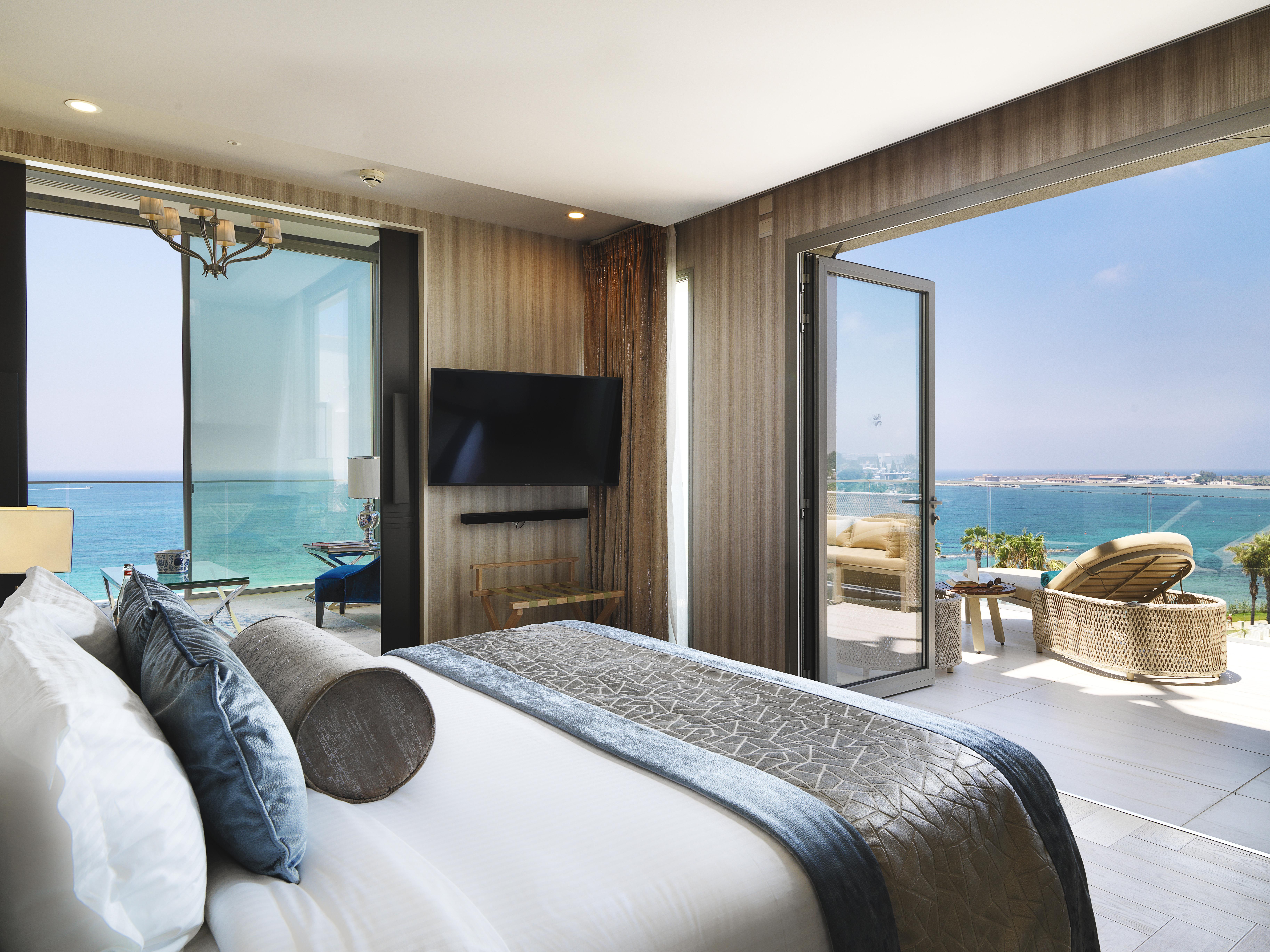 Amavi, Madefortwo Hotels - Paphos (Adults Only) Esterno foto A bedroom at the hotel