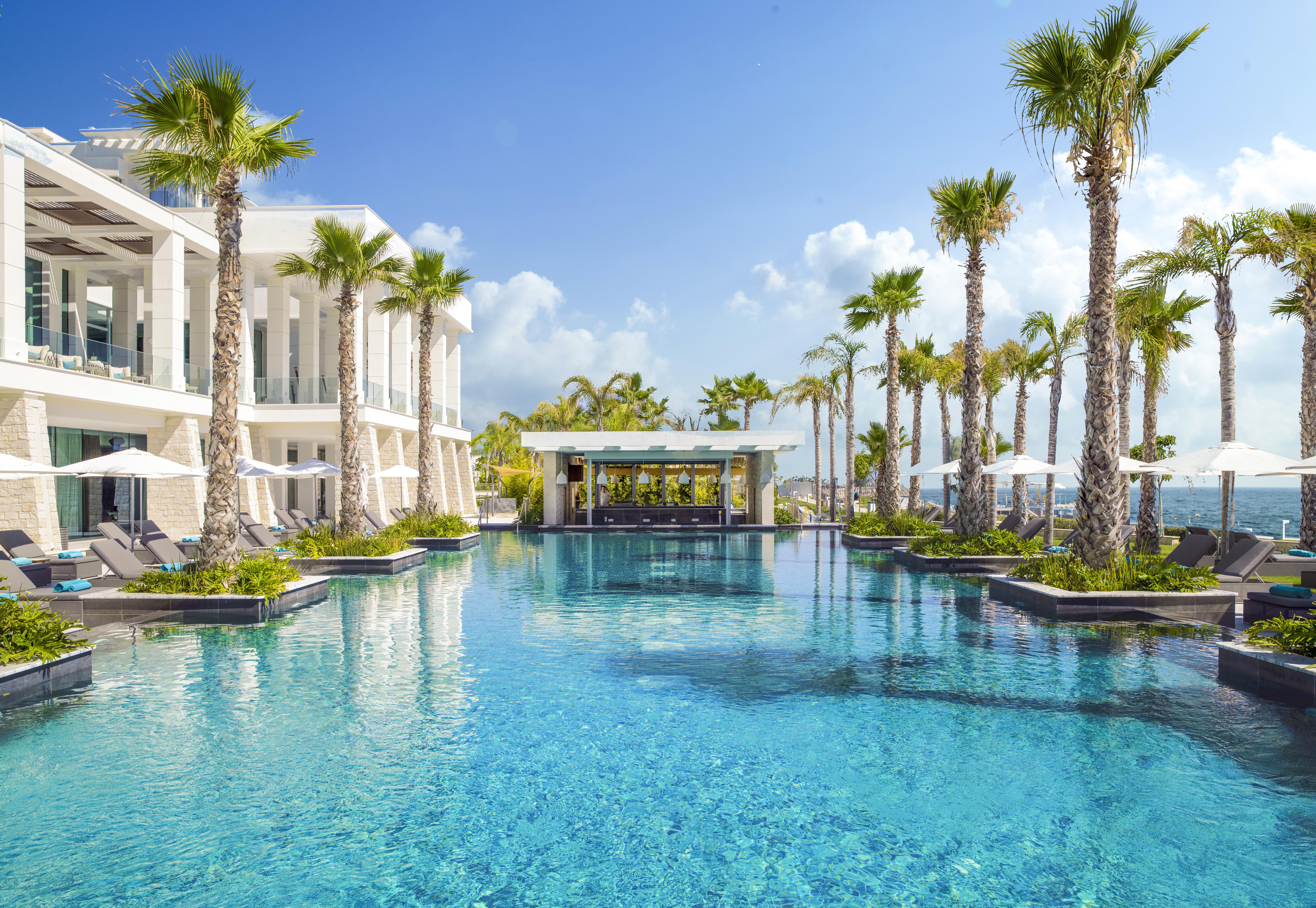 Amavi, Madefortwo Hotels - Paphos (Adults Only) Esterno foto The pool at the Hilton Danang Sun Peninsula Resort
