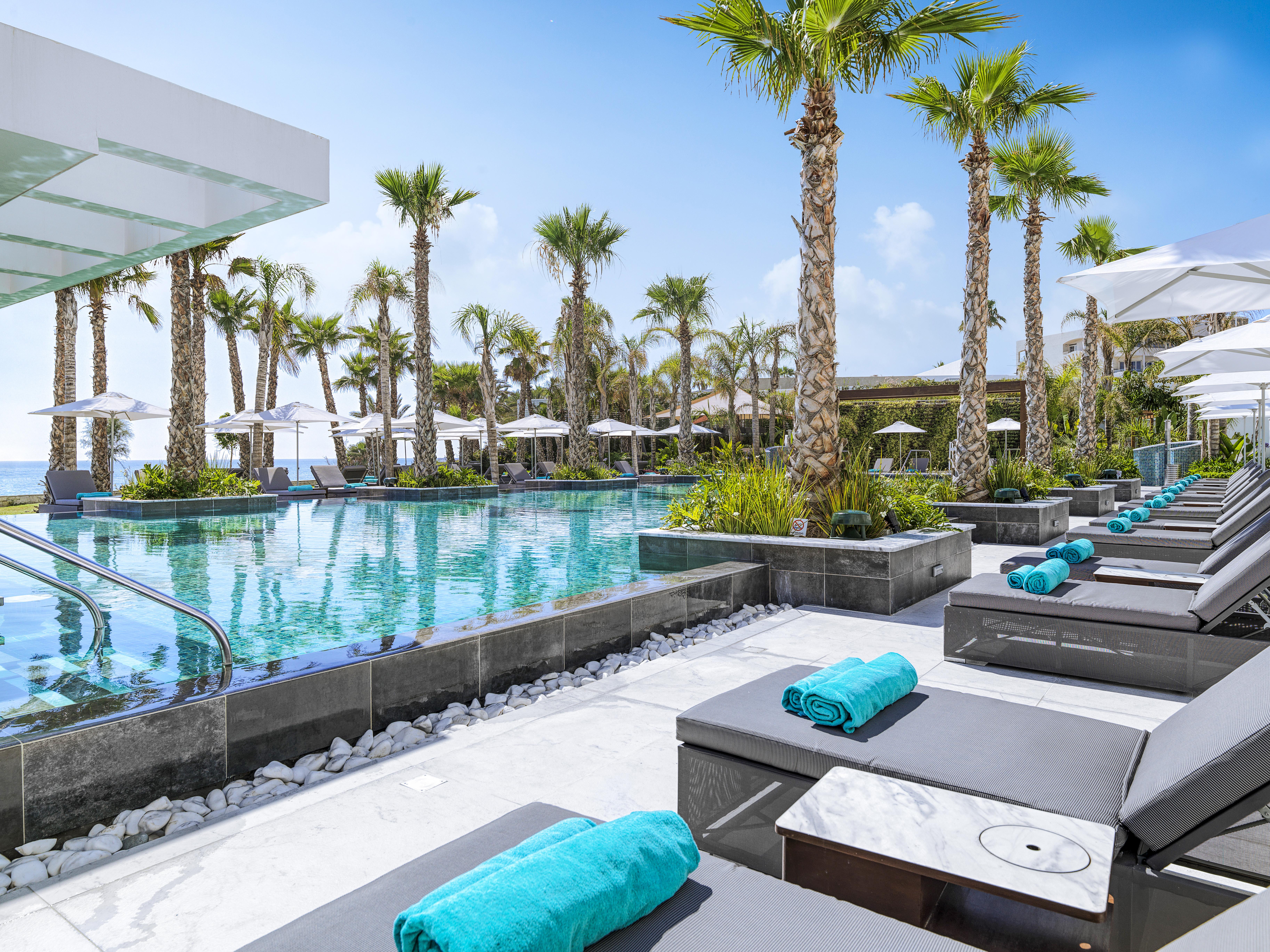 Amavi, Madefortwo Hotels - Paphos (Adults Only) Esterno foto Pool at the hotel
