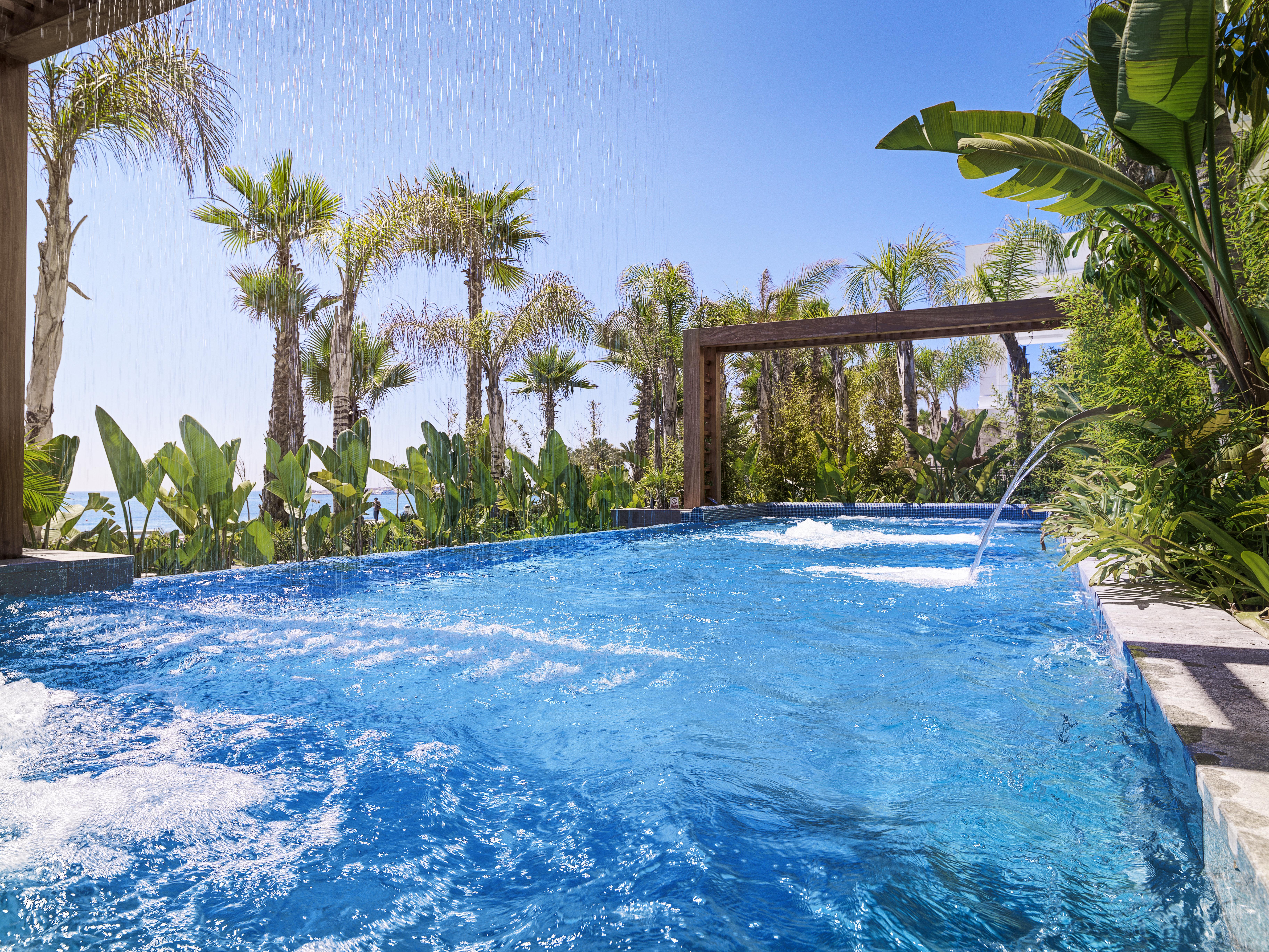 Amavi, Madefortwo Hotels - Paphos (Adults Only) Esterno foto The swimming pool at the hotel